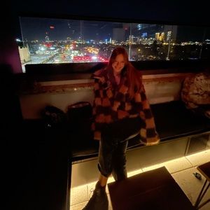 Meet your Posher, Adrian